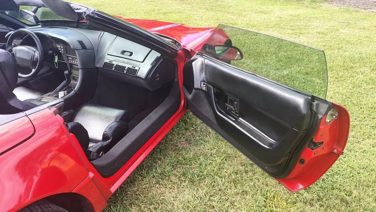 1991 Chevrolet Corvette C4 - Image 19 of 23