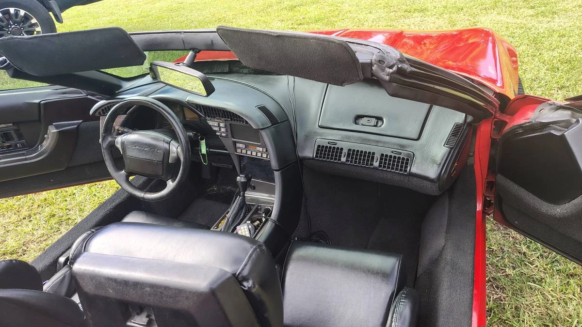 1991 Chevrolet Corvette C4 - Image 17 of 23