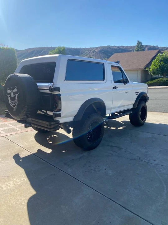1991 Ford Bronco 4th Gen - Image 2 of 12