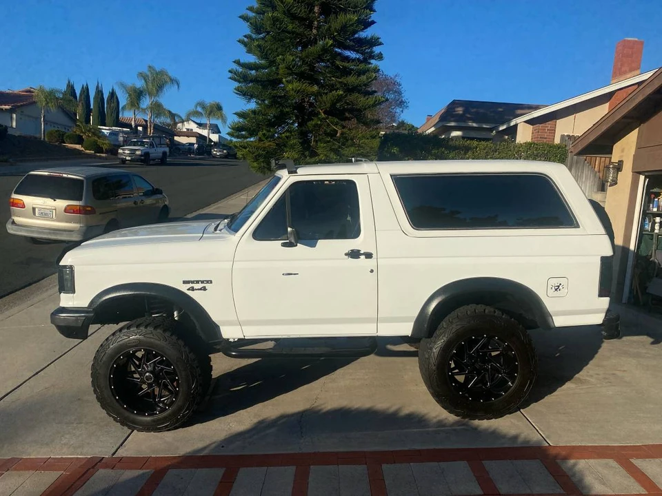 1991 Ford Bronco 4th Gen - Image 9 of 12