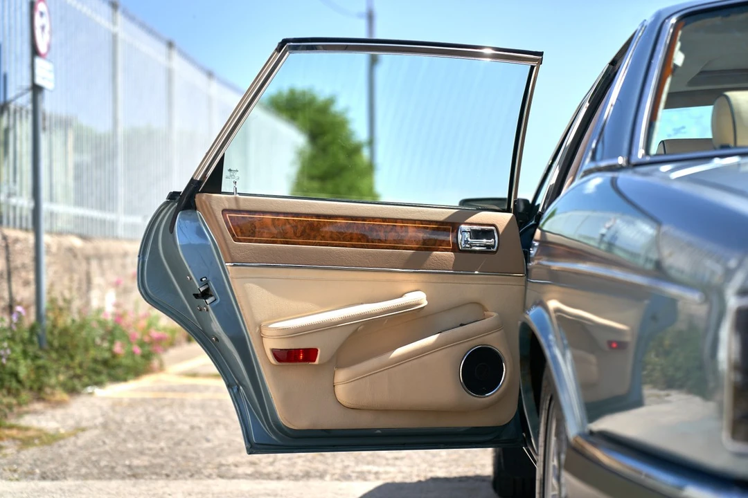 1991 Daimler - Image 29 of 30