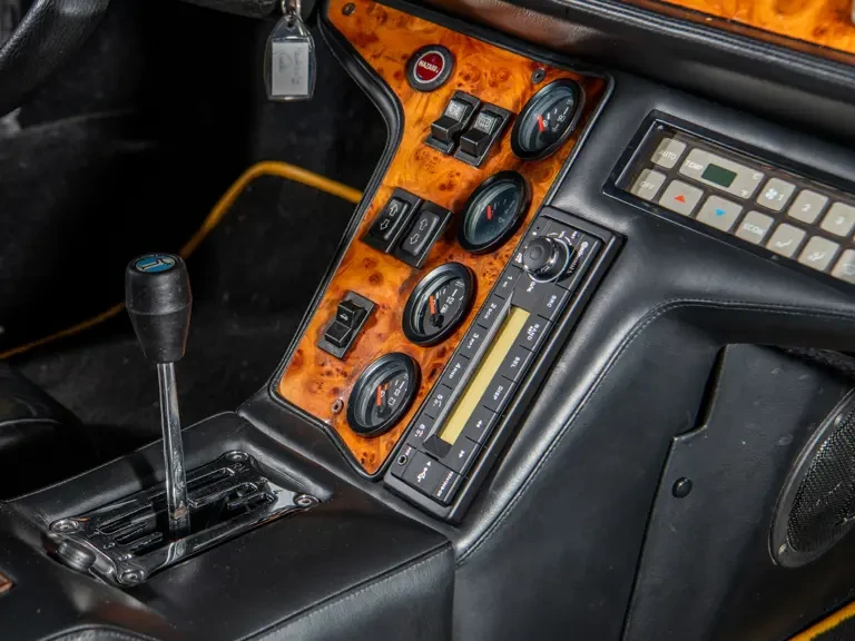 1991 DeTomaso Pantera - Image 14 of 31
