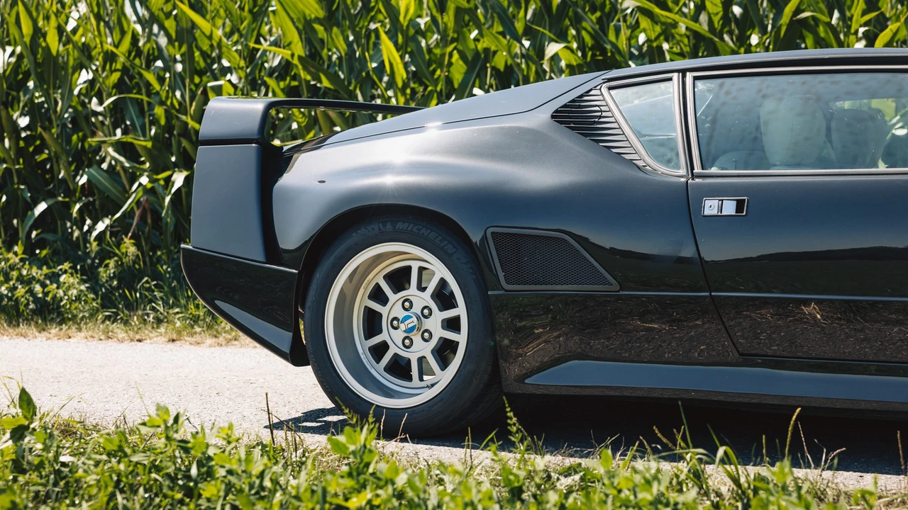 1991 DeTomaso Pantera - Image 30 of 31