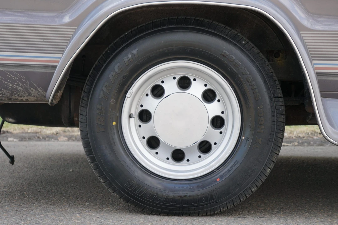 1991 Dodge Ram Van - Image 25 of 31