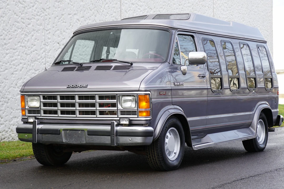 1991 Dodge Ram Van - Image 2 of 31