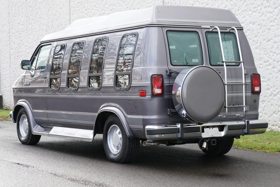 1991 Dodge Ram Van - Image 6 of 31