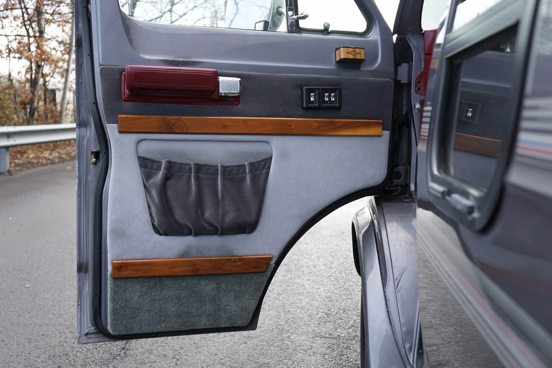 1991 Dodge Ram Van - Image 31 of 31