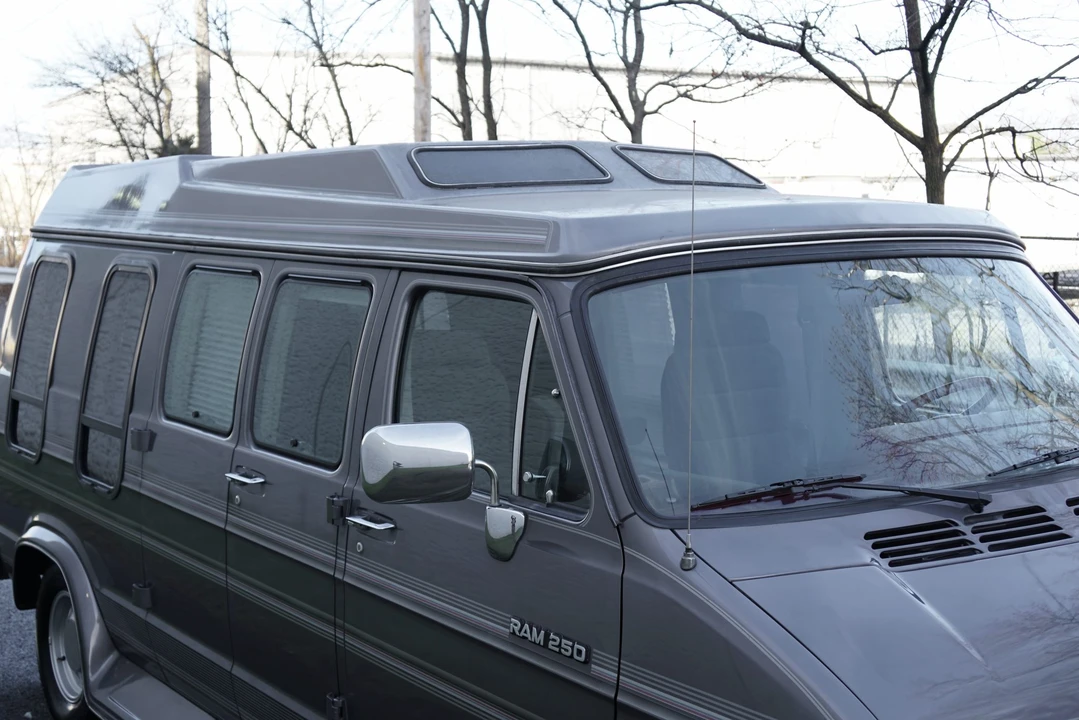 1991 Dodge Ram Van - Image 12 of 31