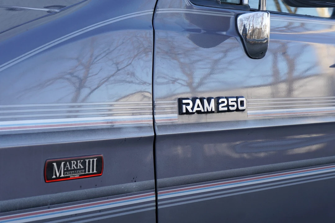 1991 Dodge Ram Van - Image 19 of 31