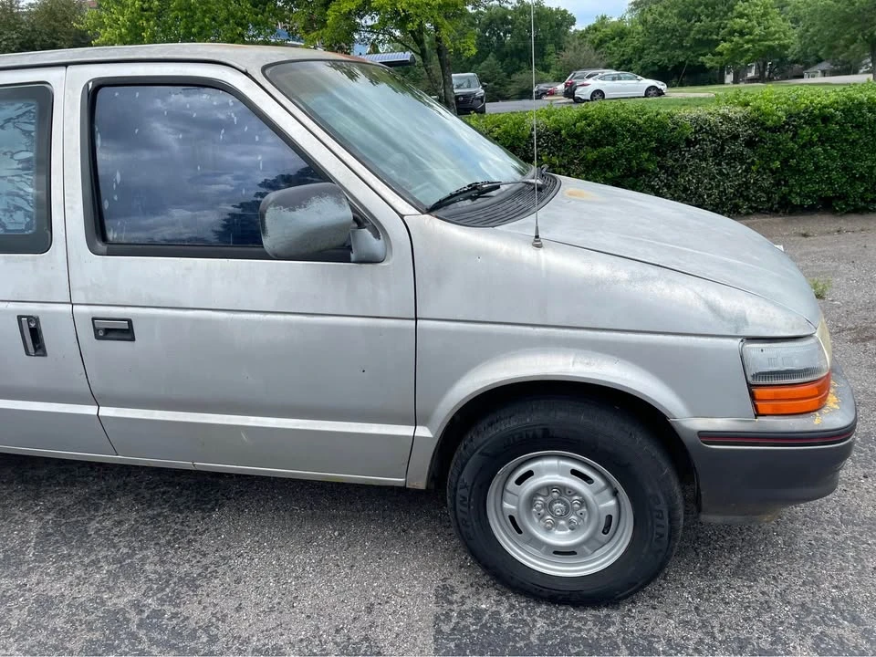1991 Dodge Caravan - Image 6 of 20