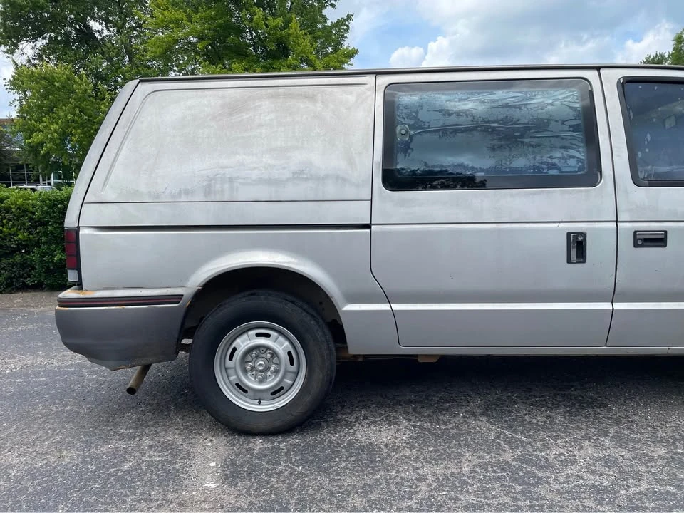 1991 Dodge Caravan - Image 8 of 20