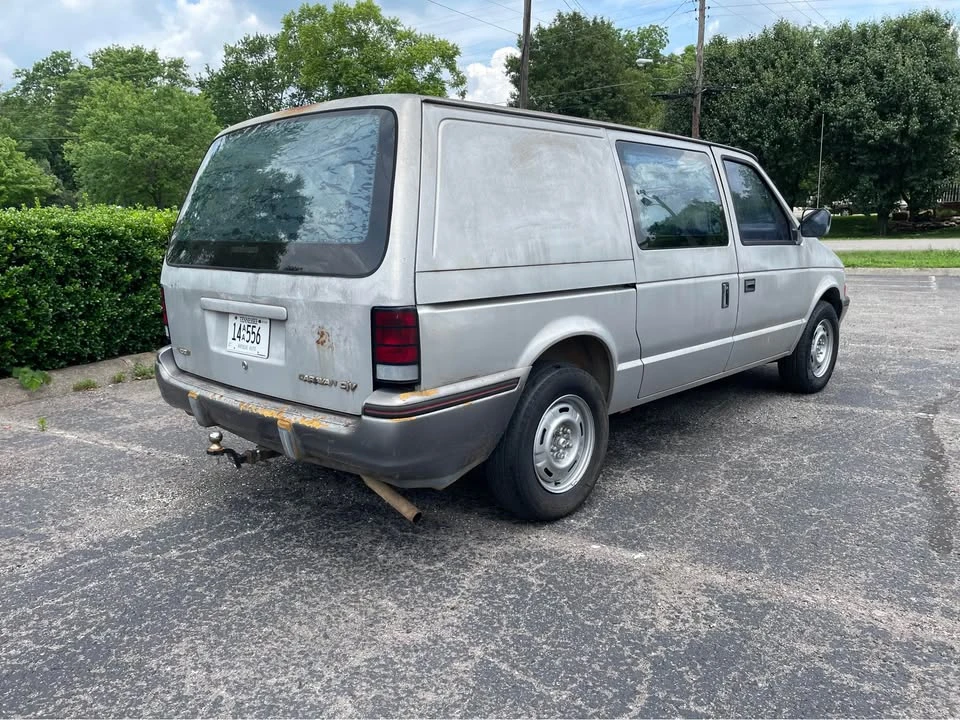 1991 Dodge Caravan - Image 4 of 20