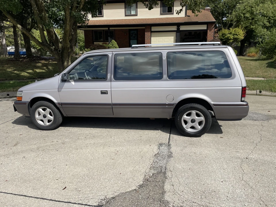 1991 Dodge Caravan - Image 8 of 31