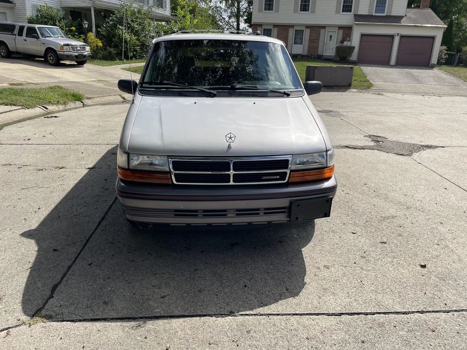 1991 Dodge Caravan - Image 3 of 31