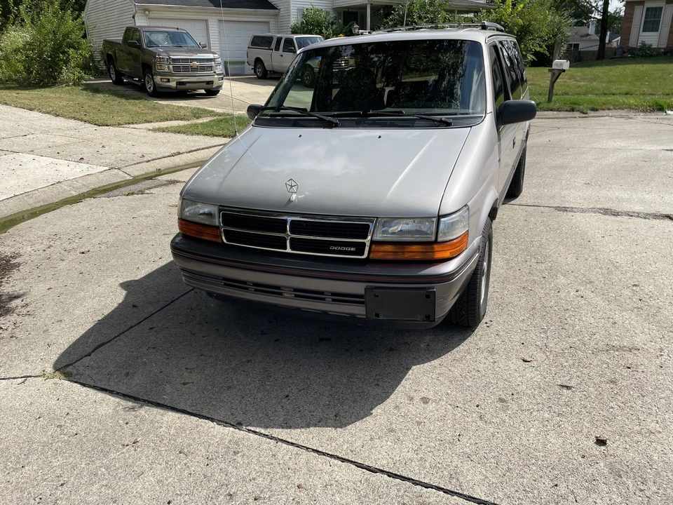 1991 Dodge Caravan - Image 5 of 31