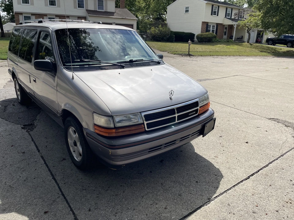 1991 Dodge Caravan - Image 2 of 31