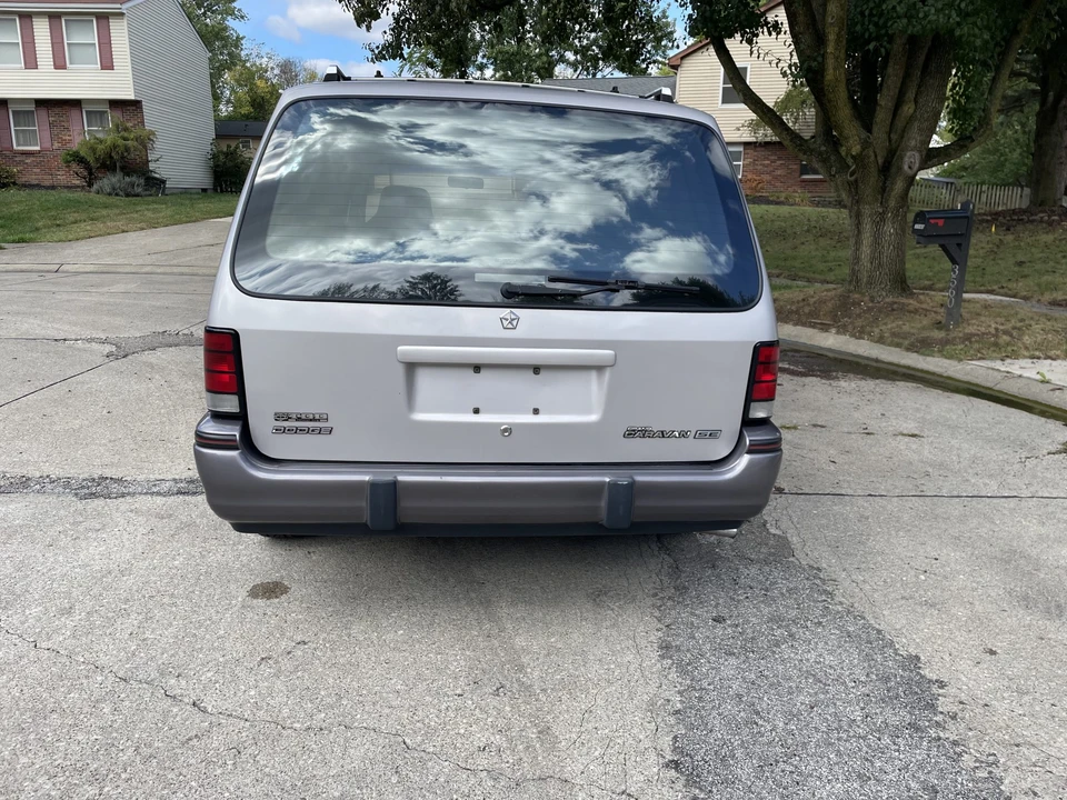 1991 Dodge Caravan - Image 10 of 31