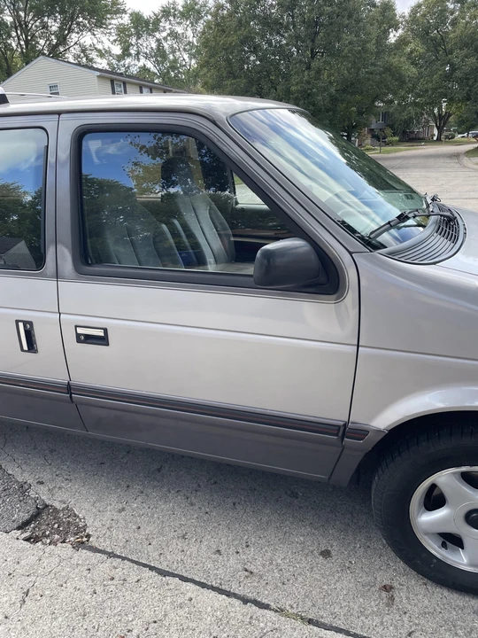 1991 Dodge Caravan - Image 22 of 31