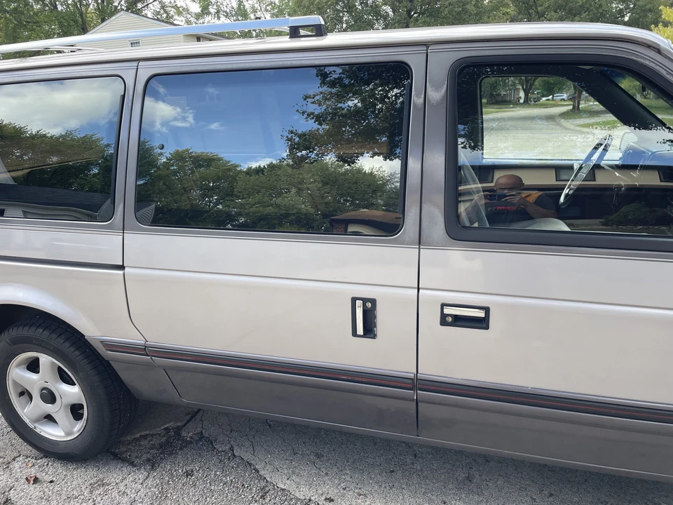 1991 Dodge Caravan - Image 20 of 31