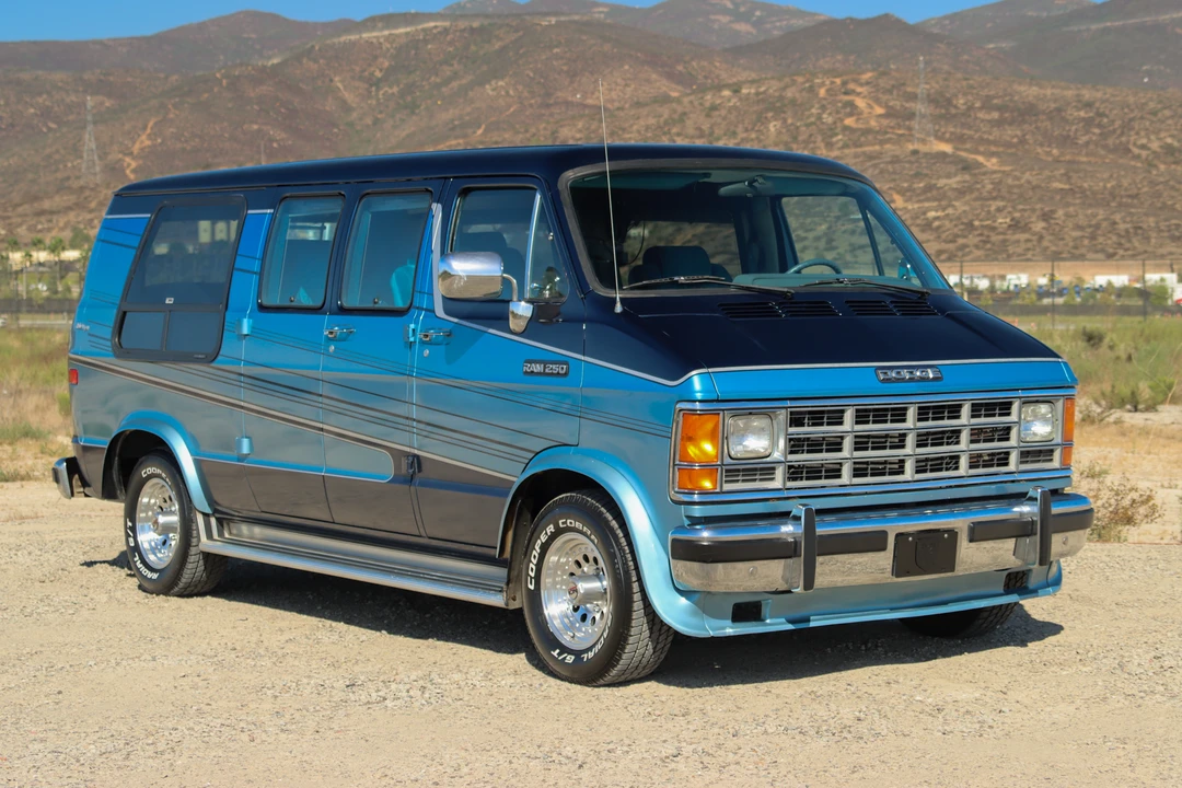 1991 Dodge Ram Van - Image 5 of 31