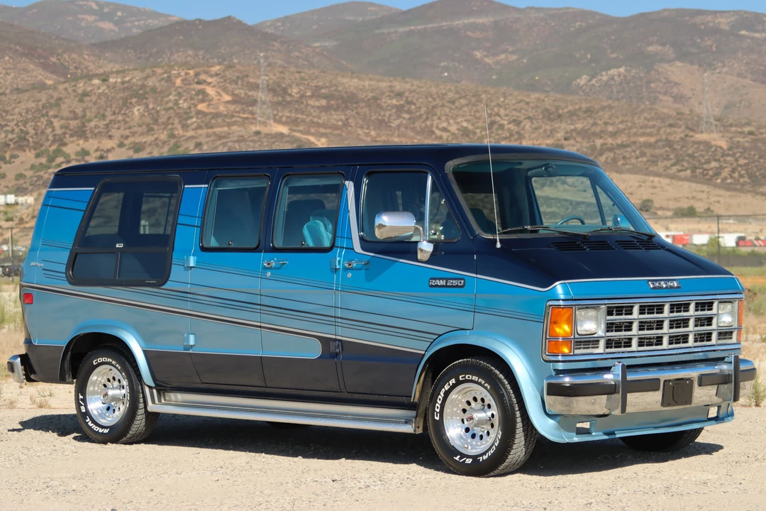 1991 Dodge Ram Van - Image 7 of 31