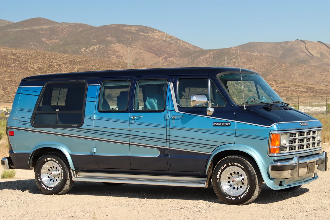 1991 Dodge Ram Van - Image 8 of 31