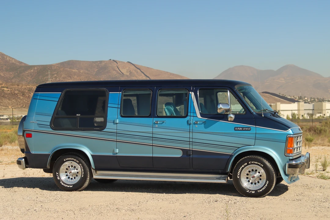 1991 Dodge Ram Van - Image 9 of 31