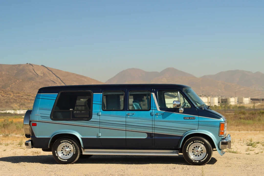 1991 Dodge Ram Van - Image 12 of 31