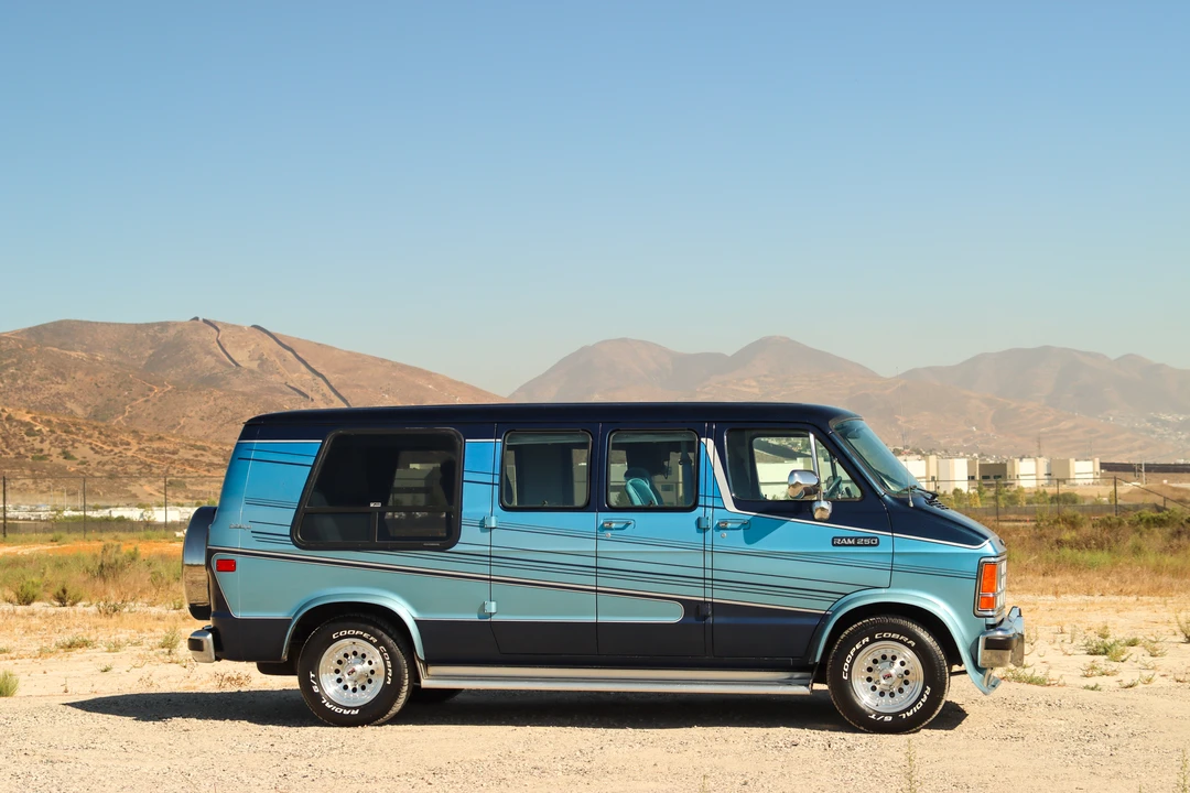 1991 Dodge Ram Van - Image 11 of 31