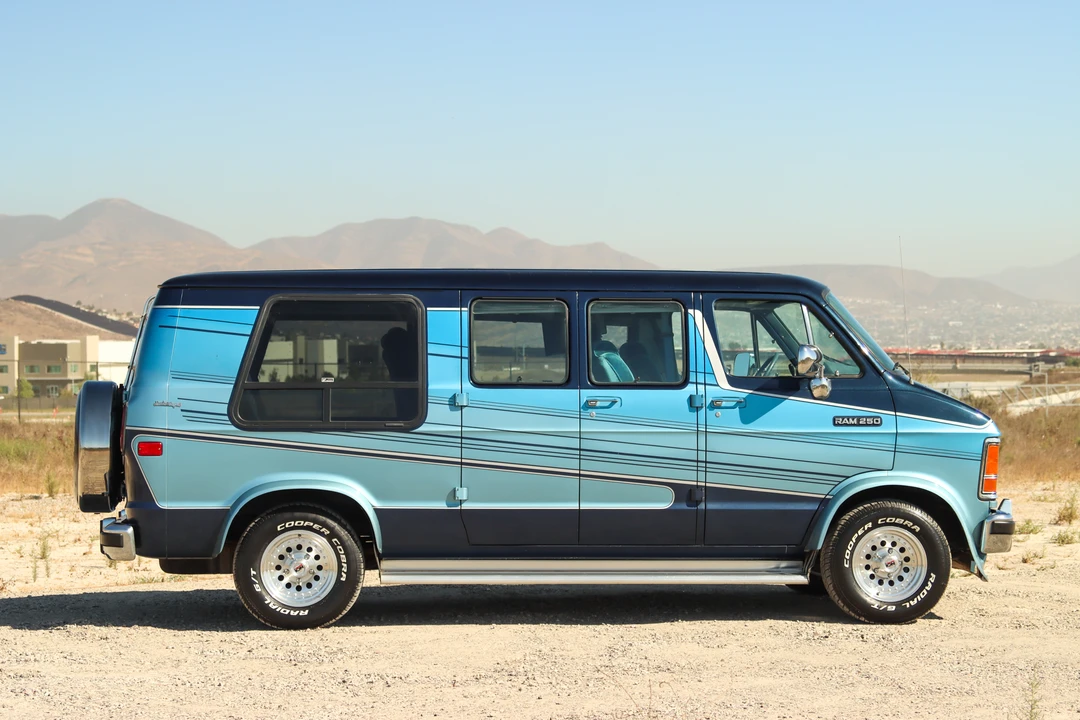 1991 Dodge Ram Van - Image 16 of 31