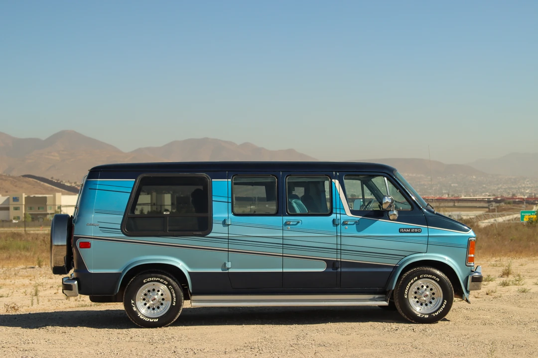 1991 Dodge Ram Van - Image 13 of 31