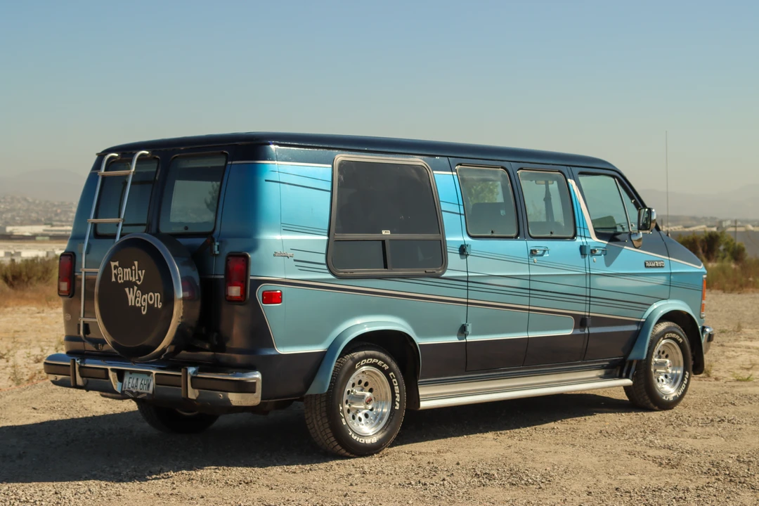1991 Dodge Ram Van - Image 24 of 31