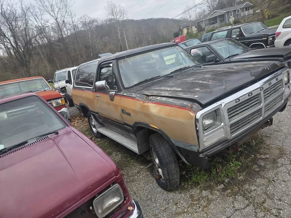 1991 Dodge Ramcharger - Image 13 of 15