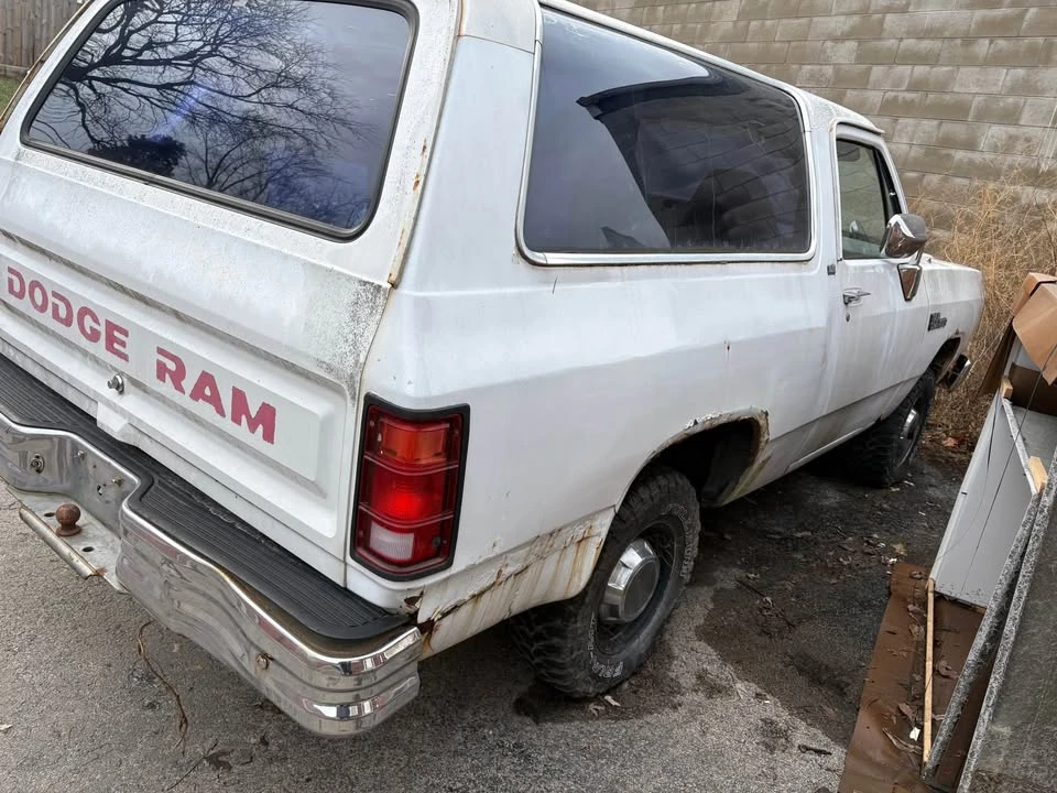 1991 Dodge Ramcharger - Image 2 of 14