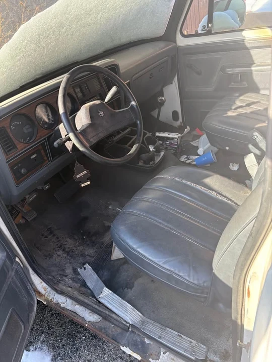 1991 Dodge Ramcharger - Image 9 of 14