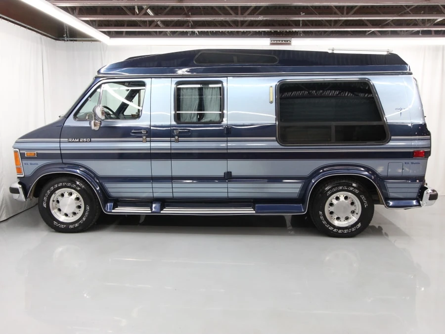 1991 Dodge Ram Van - Image 2 of 12
