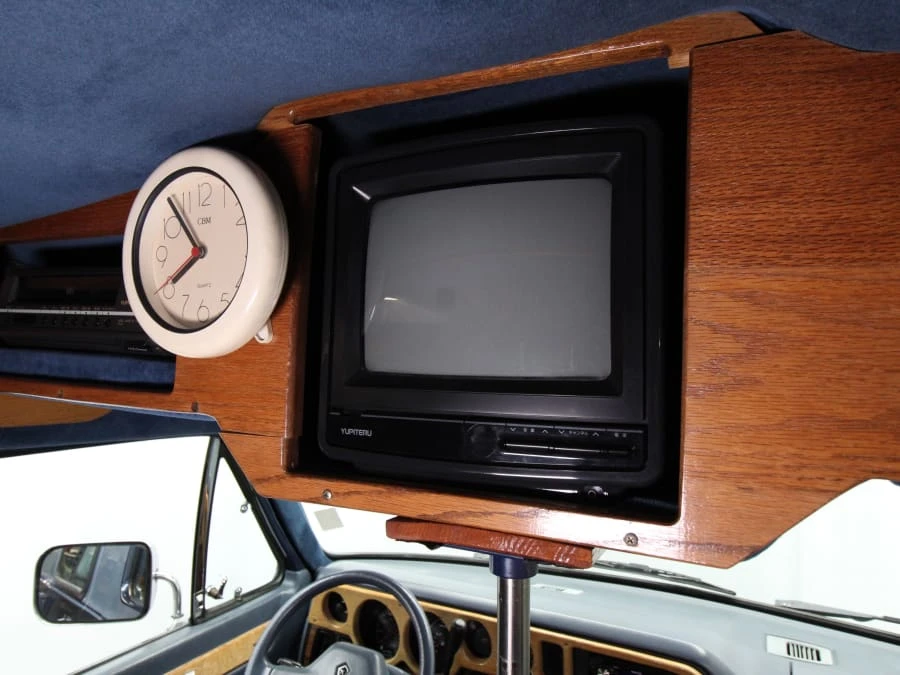 1991 Dodge Ram Van - Image 10 of 12