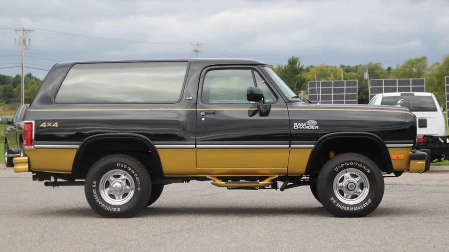 1991 Dodge Ramcharger - Image 7 of 13