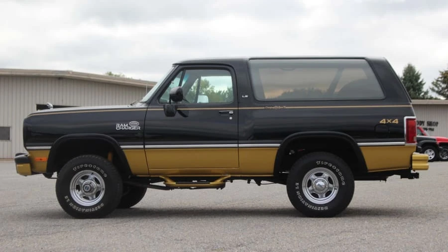 1991 Dodge Ramcharger - Image 2 of 13