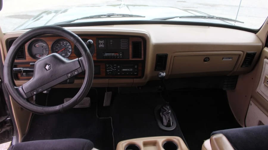1991 Dodge Ramcharger - Image 12 of 13