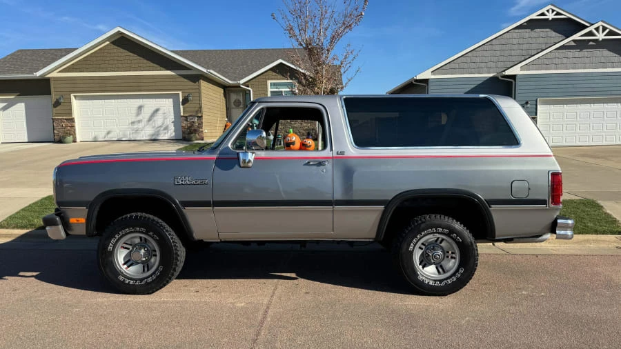 1991 Dodge Ramcharger - Image 2 of 11