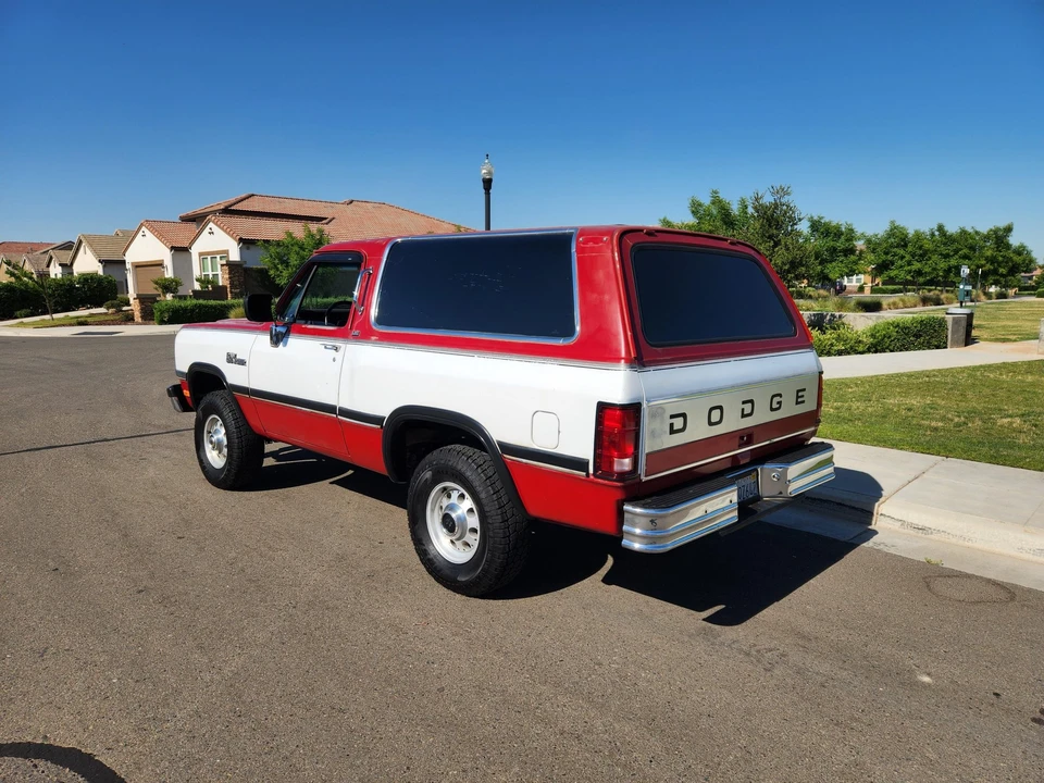 1991 Dodge Ramcharger - Image 6 of 31