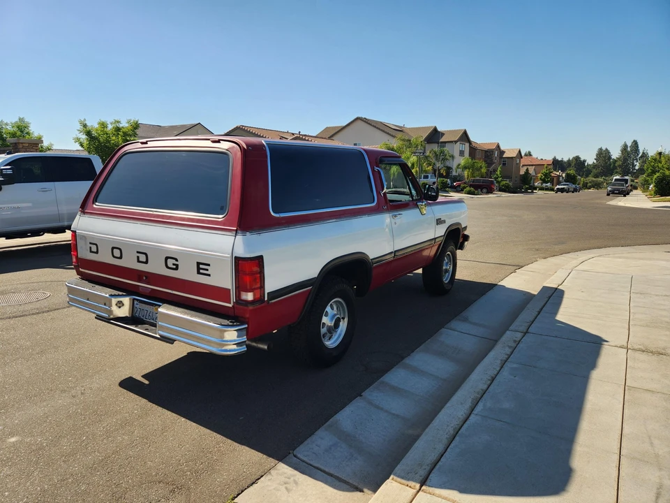 1991 Dodge Ramcharger - Image 4 of 31