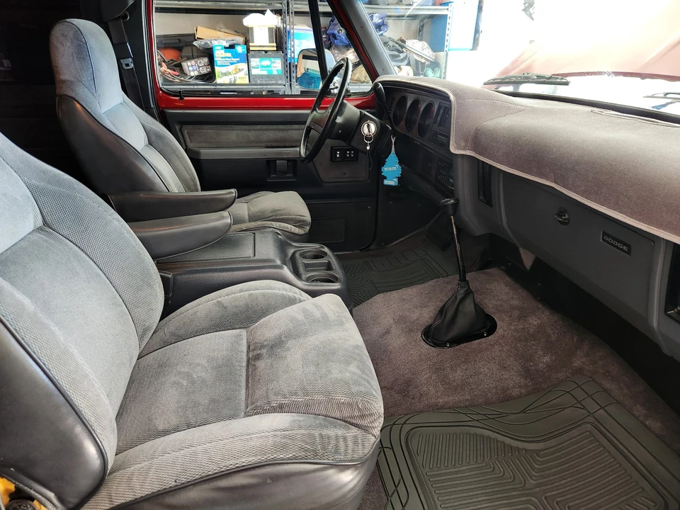 1991 Dodge Ramcharger - Image 23 of 31