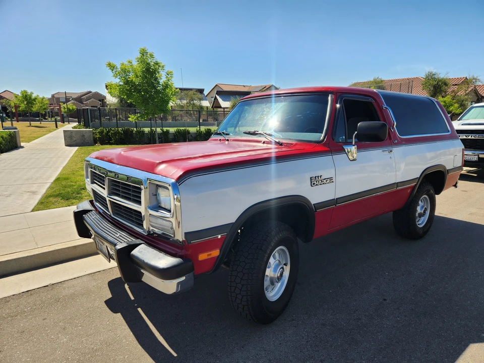 1991 Dodge Ramcharger - Image 9 of 31