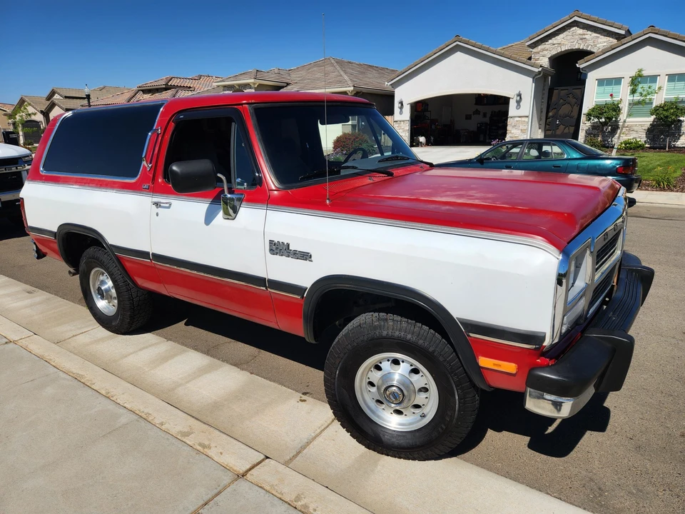 1991 Dodge Ramcharger - Image 2 of 31