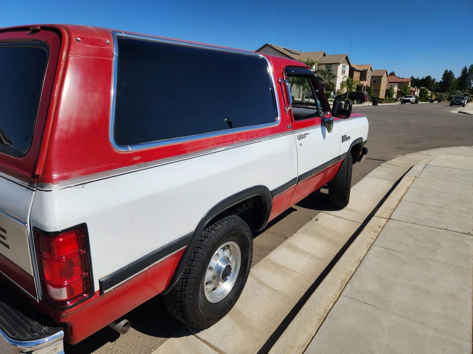 1991 Dodge Ramcharger - Image 13 of 31