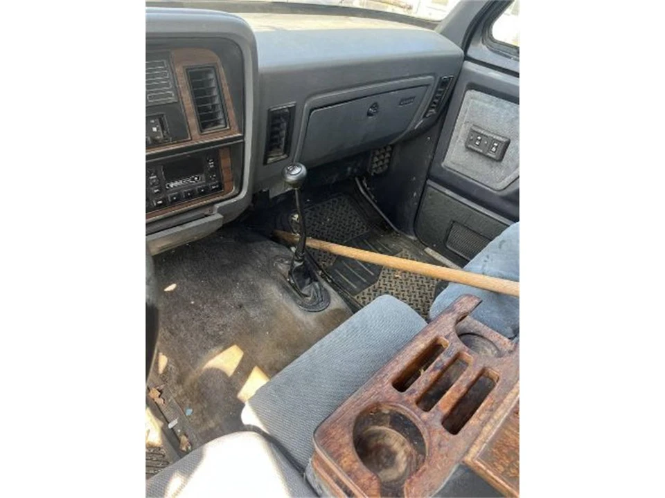 1991 Dodge Ramcharger - Image 8 of 18
