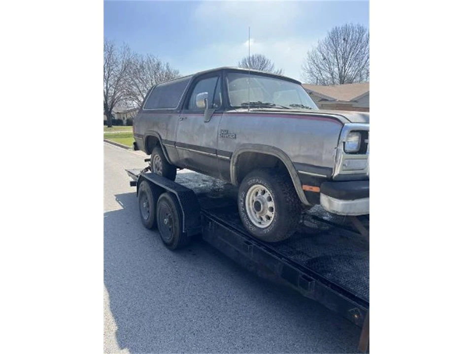 1991 Dodge Ramcharger - Image 16 of 18