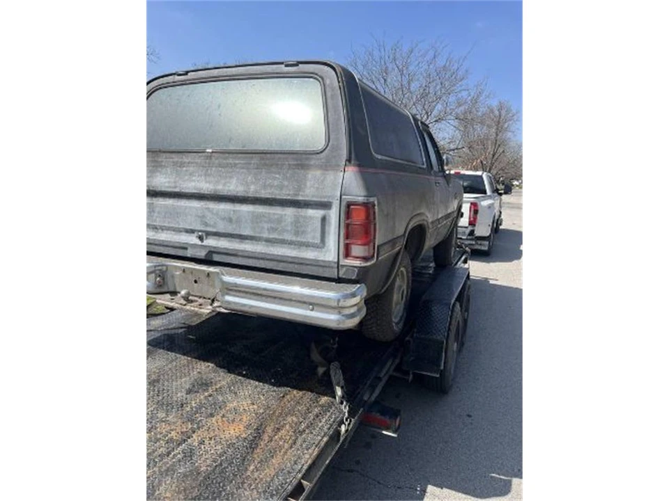 1991 Dodge Ramcharger - Image 13 of 18